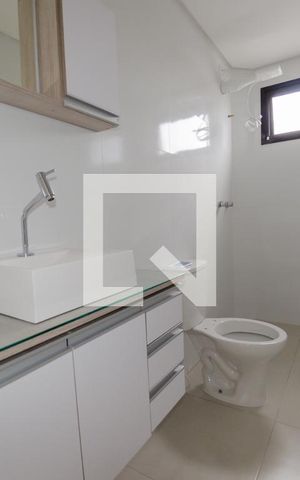 Apartamento para alugar com 78m², 2 quartos e 1 vaga Apartamento para alugar com 78m², 2 quartos e 1 vagaBanheiro da suíte
