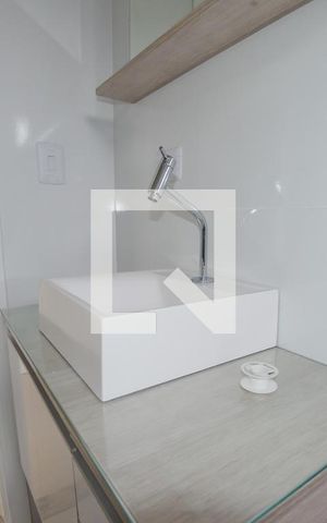 Apartamento para alugar com 78m², 2 quartos e 1 vaga Apartamento para alugar com 78m², 2 quartos e 1 vagaBanheiro da suíte