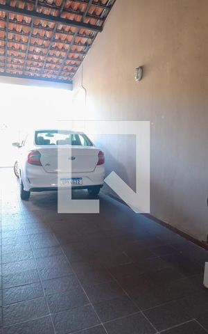 Casa de condomínio à venda com 293m², 5 quartos e 3 vagas Casa de condomínio à venda com 293m², 5 quartos e 3 vagasGaragem