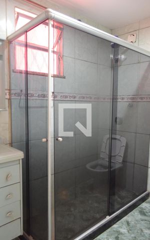 Casa para alugar com 100m², 2 quartos e sem vagaBanheiro da Suíte