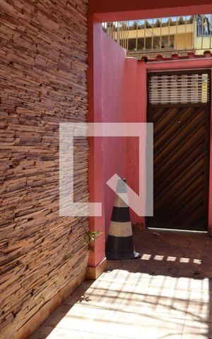 Casa para alugar com 100m², 2 quartos e sem vagaÁrea Externa