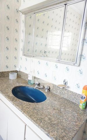 Casa à venda com 220m², 4 quartos e 4 vagasBanheiro da Suíte 1
