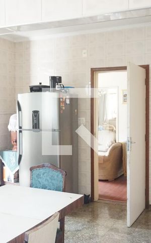 Casa à venda com 220m², 4 quartos e 4 vagasCozinha