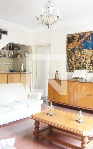 Casa à venda com 220m², 4 quartos e 4 vagasSala