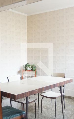 Casa à venda com 220m², 4 quartos e 4 vagasCozinha