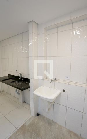 Casa de condomínio à venda com 80m², 2 quartos e 1 vagaÁrea de Serviço