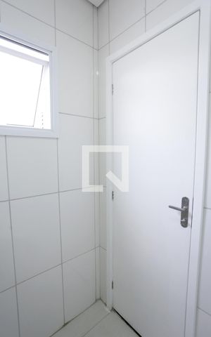 Casa de condomínio à venda com 80m², 2 quartos e 1 vagaBanheiro da Suíte 2
