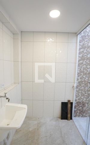 Casa de condomínio à venda com 80m², 2 quartos e 1 vagaÁrea de Serviço