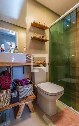 Apartamento para alugar com 140m², 3 quartos e 2 vagas Apartamento para alugar com 140m², 3 quartos e 2 vagasBanheiro Social