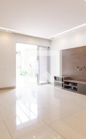 Casa à venda com 240m², 3 quartos e 2 vagasSala