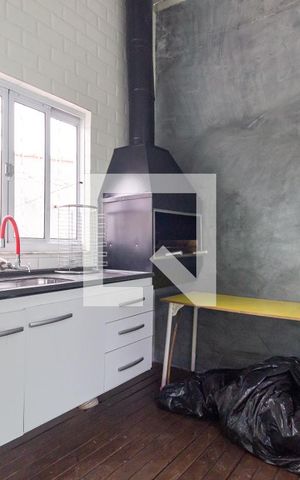 Casa à venda com 240m², 3 quartos e 2 vagasChurrasqueira
