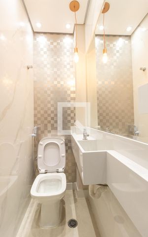 Casa à venda com 240m², 3 quartos e 2 vagasLavabo