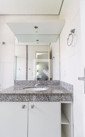 Casa à venda com 240m², 3 quartos e 2 vagasBanheiro da Suíte
