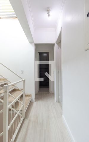 Casa à venda com 240m², 3 quartos e 2 vagasCorredor