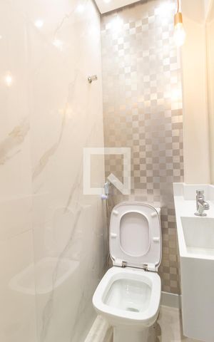 Casa à venda com 240m², 3 quartos e 2 vagasLavabo
