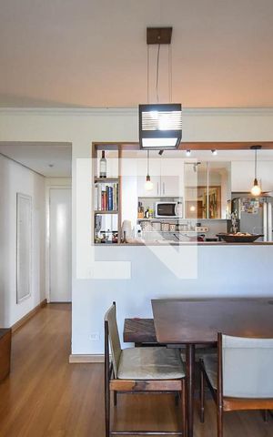 Apartamento à venda com 84m², 4 quartos e 2 vagas Apartamento à venda com 84m², 4 quartos e 2 vagasSala de jantar