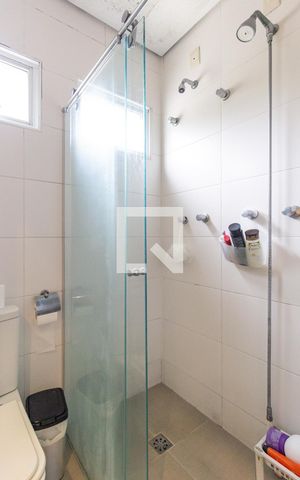 Casa à venda com 130m², 3 quartos e 2 vagasBanheiro da Suíte 1