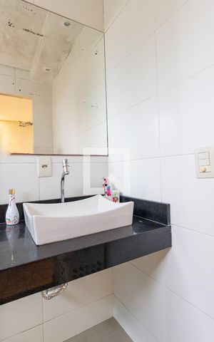 Casa à venda com 130m², 3 quartos e 2 vagasBanheiro da Suíte 1