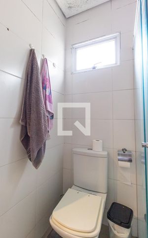 Casa à venda com 130m², 3 quartos e 2 vagasBanheiro da Suíte 1