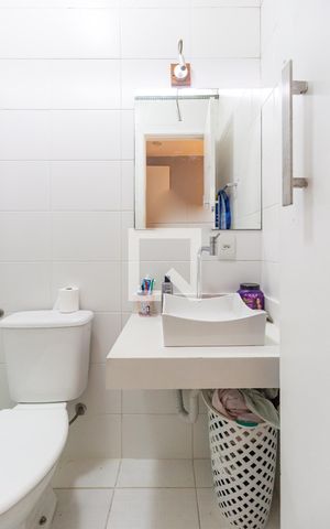 Casa à venda com 130m², 3 quartos e 2 vagasBanheiro da Suíte 2