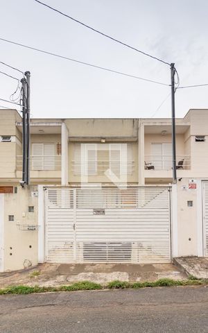 Casa à venda com 130m², 3 quartos e 2 vagasFachada