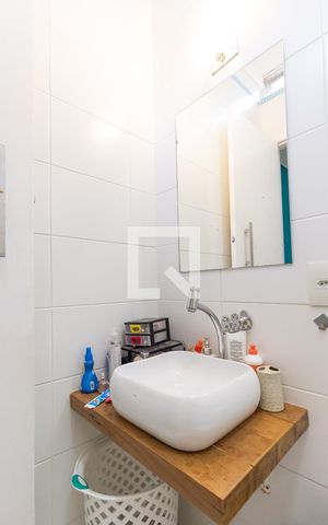 Casa à venda com 130m², 3 quartos e 2 vagasBanheiro