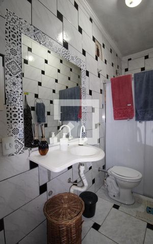 Casa à venda com 180m², 2 quartos e 3 vagasBanheiro Social