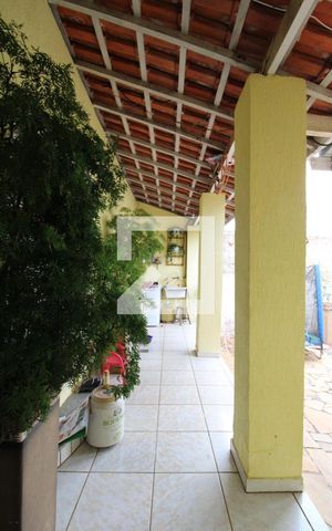 Casa à venda com 180m², 2 quartos e 3 vagasVaranda e Área de Serviço