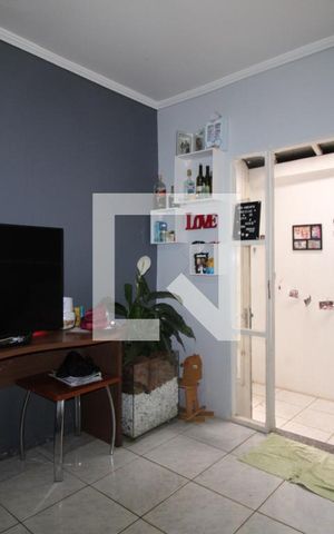 Casa à venda com 180m², 2 quartos e 3 vagasSala