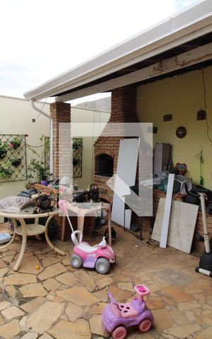 Casa à venda com 180m², 2 quartos e 3 vagasQuintal