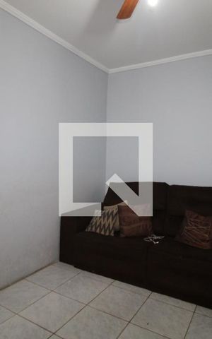 Casa à venda com 180m², 2 quartos e 3 vagasSala