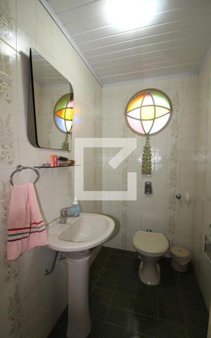 Casa à venda com 198m², 3 quartos e 2 vagasBanheiro 2
