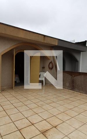 Casa à venda com 198m², 3 quartos e 2 vagasVaranda