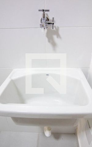 Studio para alugar com 28m², 1 quarto e sem vaga Studio para alugar com 28m², 1 quarto e sem vagaArea de Serviço