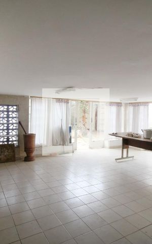 Casa para alugar com 242m², 3 quartos e 4 vagasSalão