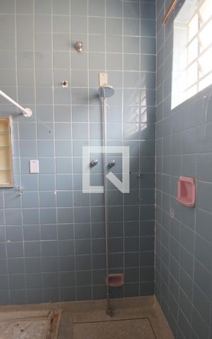 Casa para alugar com 242m², 3 quartos e 4 vagasBanheiro Social