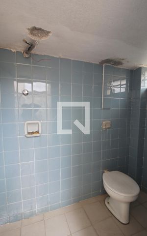 Casa para alugar com 242m², 3 quartos e 4 vagasBanheiro de Serviço