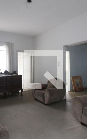 Casa para alugar com 242m², 3 quartos e 4 vagasSala