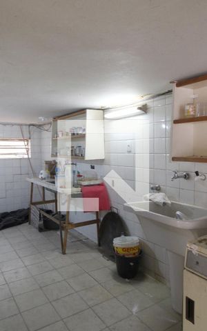 Casa para alugar com 242m², 3 quartos e 4 vagasÁrea de Serviço