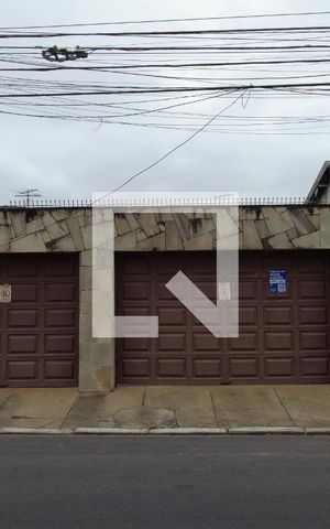 Casa à venda com 350m², 3 quartos e 3 vagasFachada