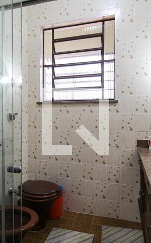 Casa para alugar com 440m², 4 quartos e 3 vagas Casa para alugar com 440m², 4 quartos e 3 vagasBanheiro da Suíte 2
