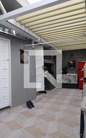 Casa à venda com 180m², 2 quartos e 3 vagasQuintal