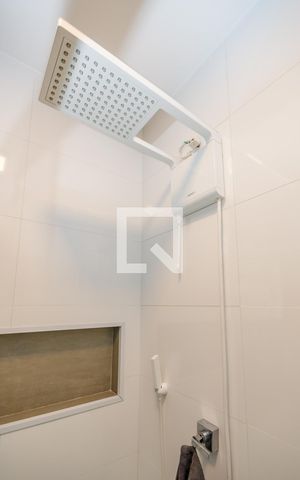 Apartamento à venda com 130m², 3 quartos e 1 vaga Apartamento à venda com 130m², 3 quartos e 1 vagaBanheiro Social