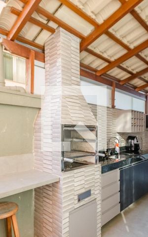 Apartamento à venda com 130m², 3 quartos e 1 vaga Apartamento à venda com 130m², 3 quartos e 1 vagaVaranda