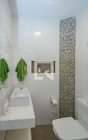 Apartamento à venda com 130m², 3 quartos e 1 vaga Apartamento à venda com 130m², 3 quartos e 1 vagaLavabo