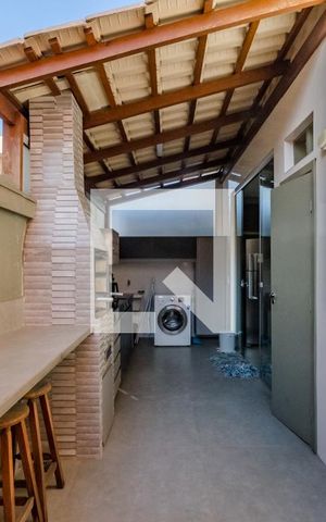 Apartamento à venda com 130m², 3 quartos e 1 vaga Apartamento à venda com 130m², 3 quartos e 1 vagaVaranda