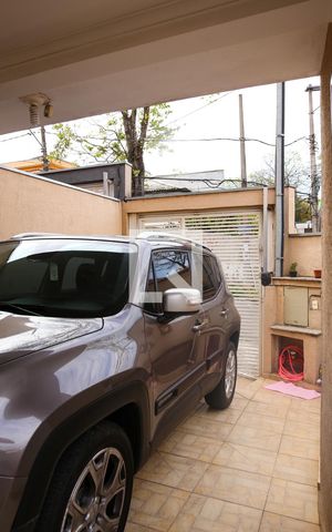 Casa à venda com 120m², 2 quartos e 3 vagas Casa à venda com 120m², 2 quartos e 3 vagasÁrea Externa