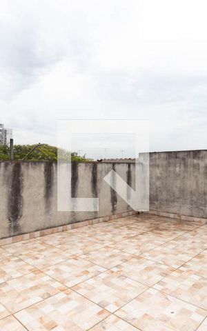 Casa à venda com 140m², 3 quartos e 2 vagas Casa à venda com 140m², 3 quartos e 2 vagasTerraço
