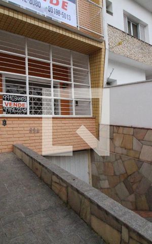 Casa para alugar com 240m², 3 quartos e 5 vagasFachada