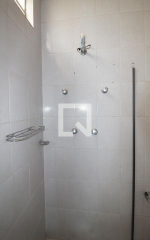 Casa para alugar com 240m², 3 quartos e 5 vagasBanheiro